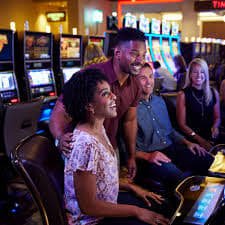 Người dùng Việt Nam chơi slot online trên điện thoại tại 78win8